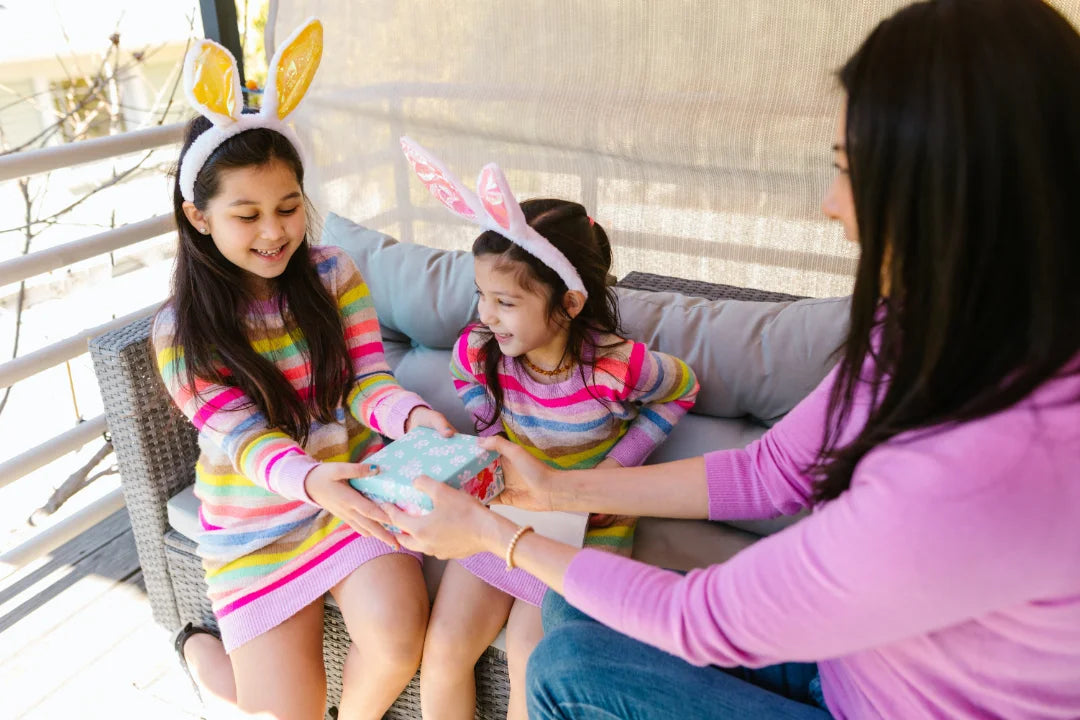 101 Simple Ways: How to Show Kindness Daily and Brighten Days